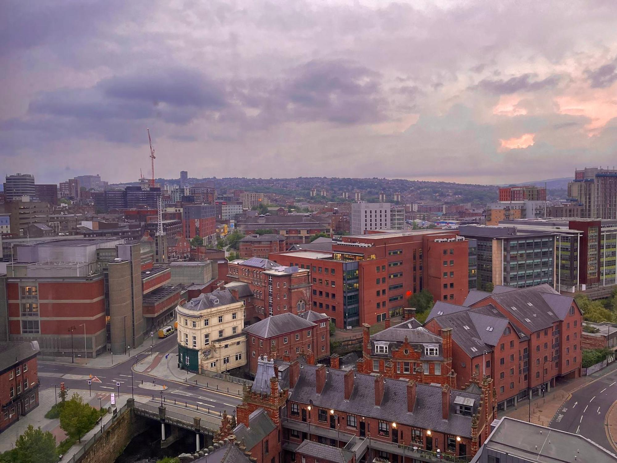 Penthouse Gem, Central, Scenic Views, Stylish, Modern, City Centre 2Br Шефилд Экстерьер фото